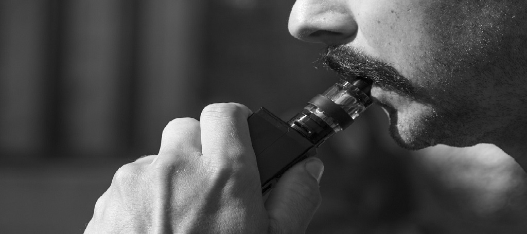 guy with vape